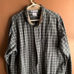Columbia Cotton Button Down Shirt. Perfect Condition!